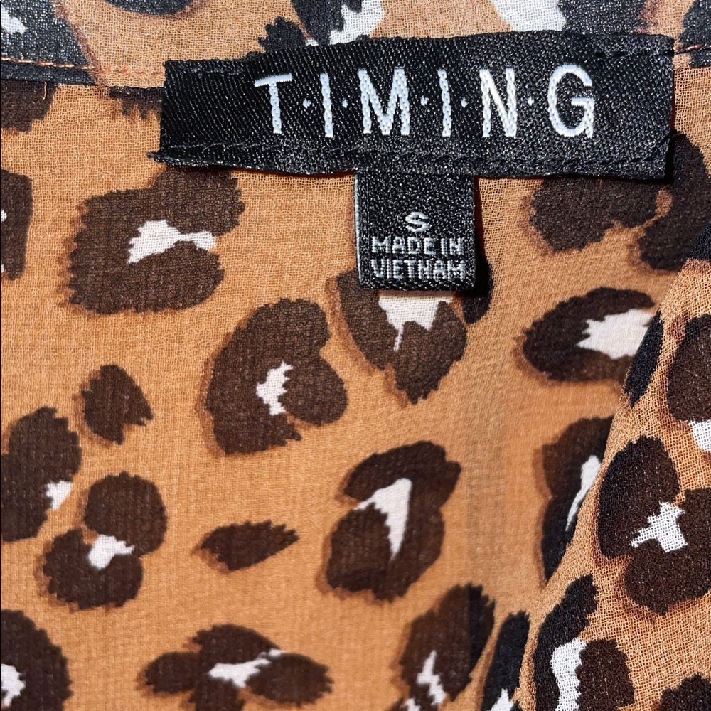 Leopard Print Tie-Front Blouse ๐๐ค - Picture 4 of 16